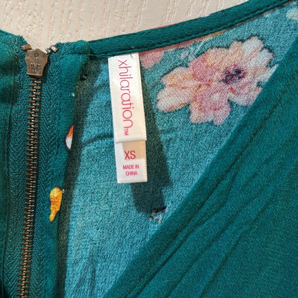 Fun floral dress - Picture 2 of 5